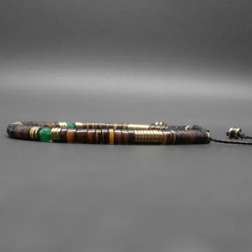 Bracelet fin homme tressé, heishi de coquillage brun, hématite dorée vieillie, pierres gemmes, agate verte facettée ø 4/5 mm r73
