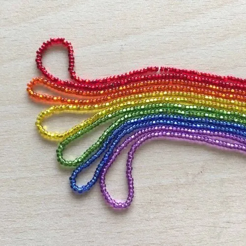 Jolie petites perles de rocaille diamantée rainbow flag 10/o