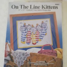 Kit point de croix design works-- on the line kittens