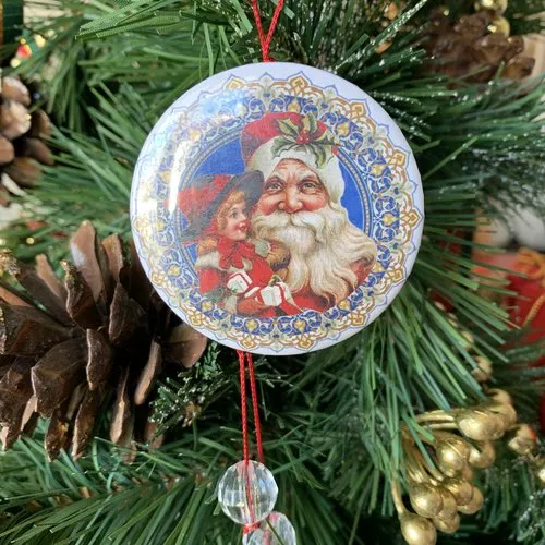 Medallion Christmas Santa Claus 01