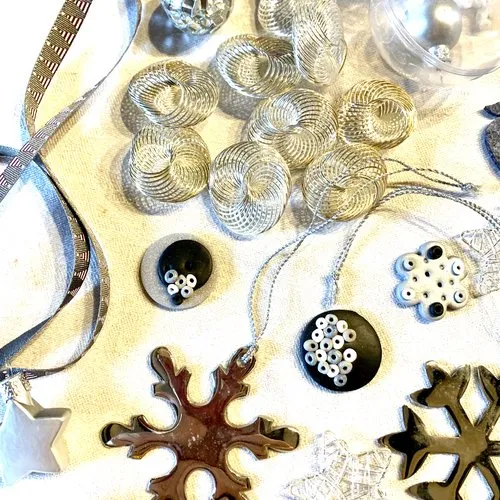 Pack of 40 Silver Christmas Decorations - Christmas Kit