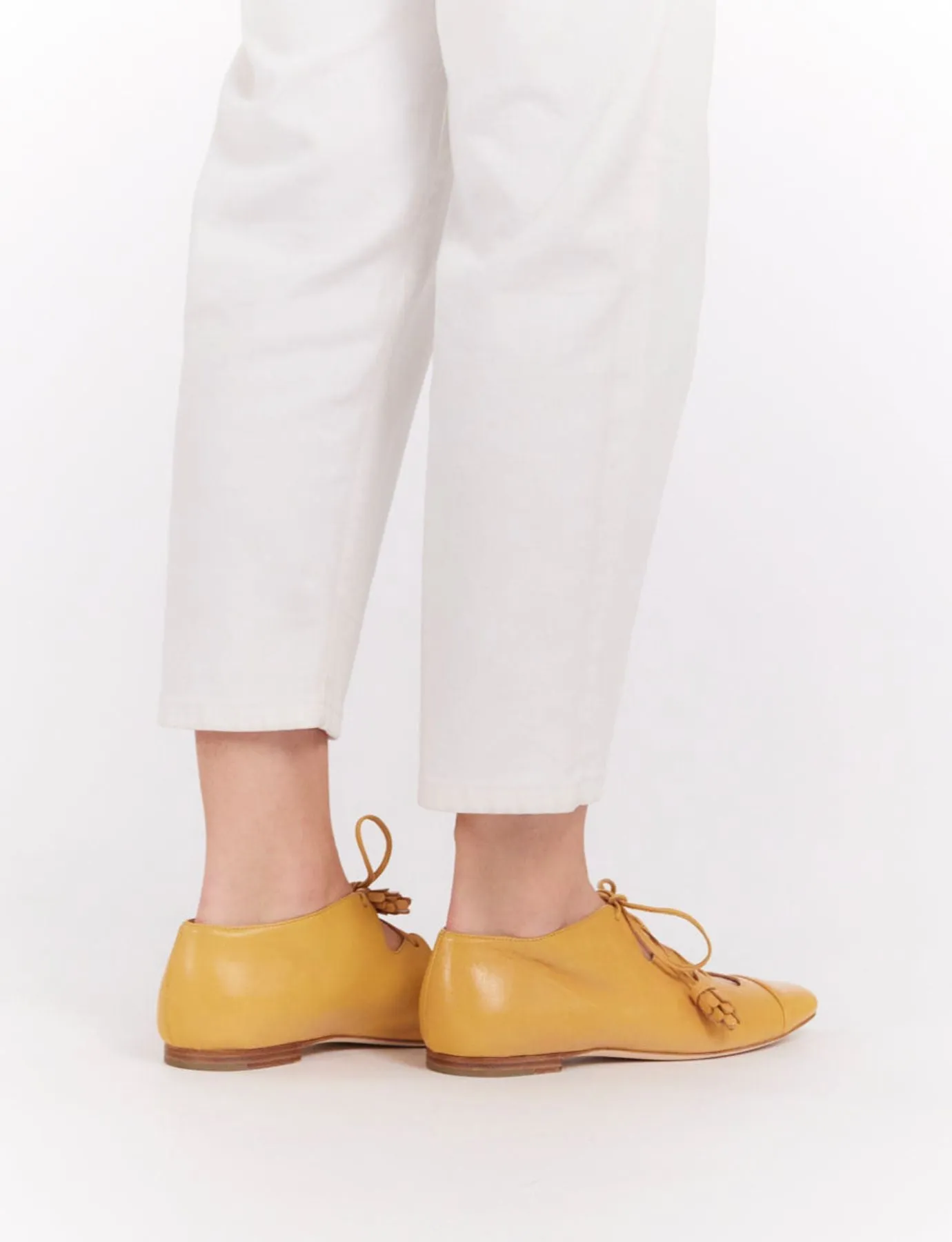 Open yellow Richelieu